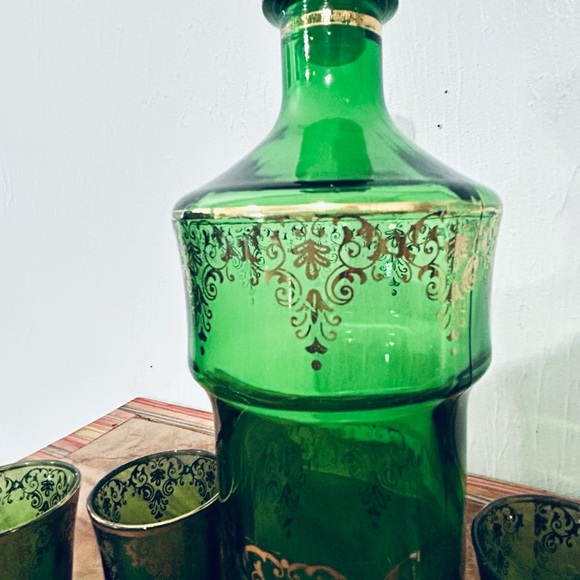 Mid century, green glass decanter set Blown Glass with 22k Gold - Picture 7 of 12